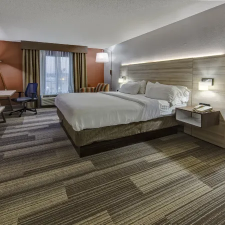 Holiday Inn Express & Suites LONDON by IHG