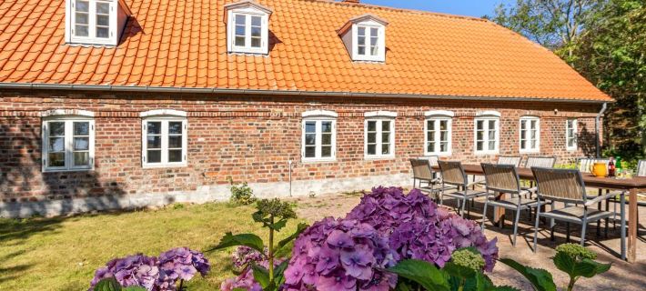 "Myra" - 18km from the Sea Hotels in Bredebro