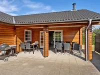 "Brigitta" - 1.5km from the Sea