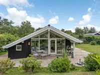 "Franca" - 500m from the Sea Hotels in Hornbaek