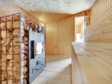 "Tokki" - 20km from the Sea