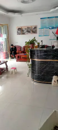 Yongshan Linjiang Hotel Отели в г. Юншань