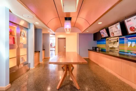 Aloft Cupertino Отели рядом с достопримечательностью «Apple Infinite Loop»