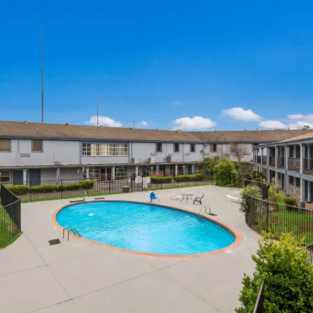 Monsoon Inn