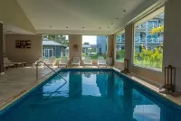 Howard Johnson by Wyndham Carilo Convention Center - piscina