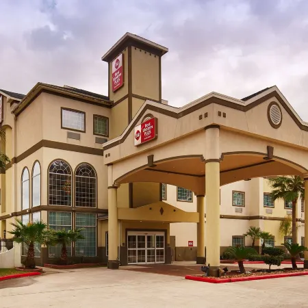 Best Western Plus New Caney Inn  Suites