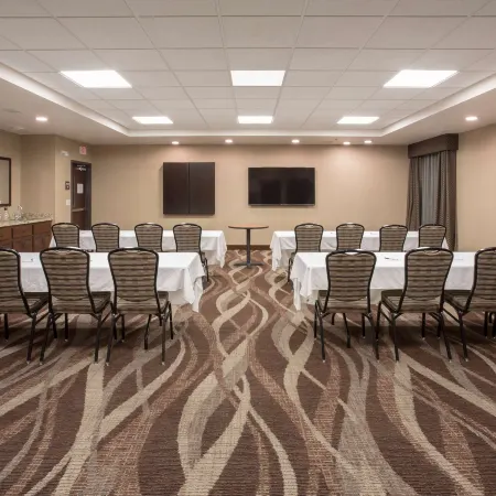 Best Western Plus Lincoln Inn Suites