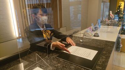 フロントデスク スマイルホテル塩釜の写真