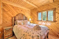 Boothbay Harbor Cabin w/ Spacious Deck & Yard! Hotel a Boothbay Harbor