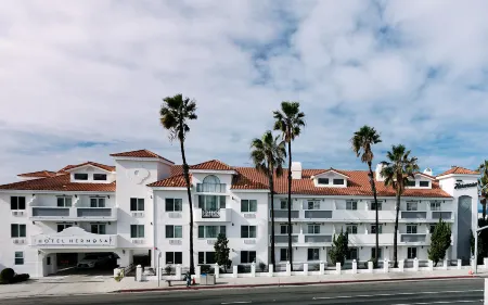 Hotel Hermosa Отели рядом с достопримечательностью «Hermosa Beach Pier»