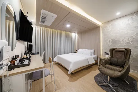 Daejeon Brown Dot Wolpyeong Branch