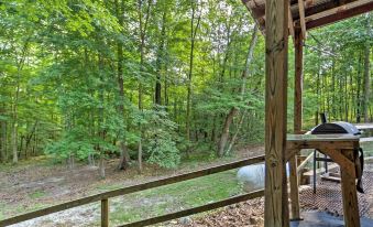Rustic Taswell Cabin Grill and Walk to Patoka Lake!