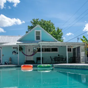 Family Home w/ Private Pool & Yard Only 24 Mi to Disney!