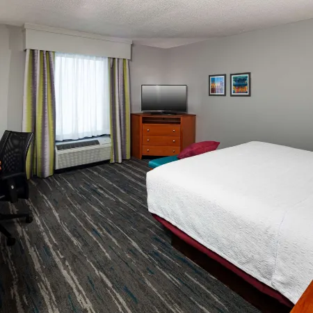 Hampton Inn & Suites Mobile I-65 @ Airport Blvd.