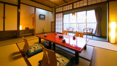 【冬はつとめて】榊原川を眺めて(10畳+踏込み バス付) 旅館 清少納言の写真