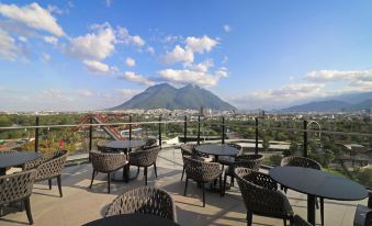 Holiday Inn Express Monterrey - Fundidora