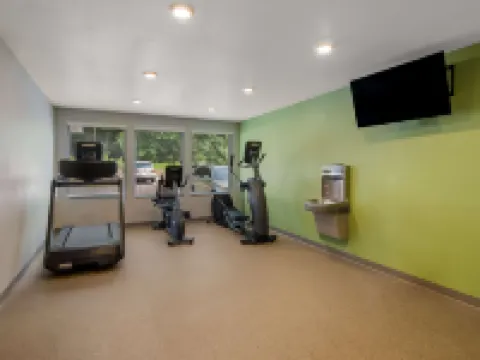 WoodSpring Suites Roanoke Hotels in Catawba