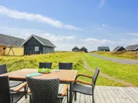 "Othinkarl" - 100m from the Sea - Hot Tub