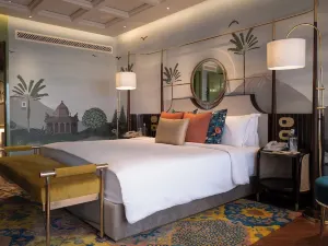 Taj Lands End