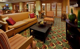 Holiday Inn Express & Suites Charleston-North