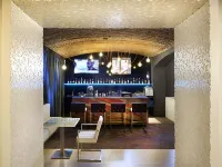 Pure White Hotels in Prag