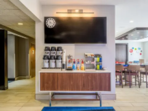 Holiday Inn Express 豪(斯特吉斯,MI) 拉格蘭奇縣住宿飯店