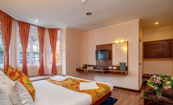 Muscatel Spring Burn - 100 MTS from Mall Road