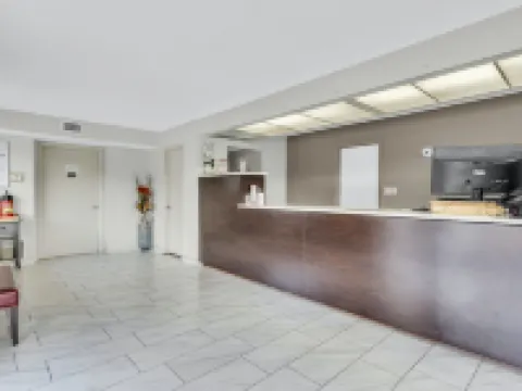 レッド ルーフ イン マックレニー マックレニーのホテル