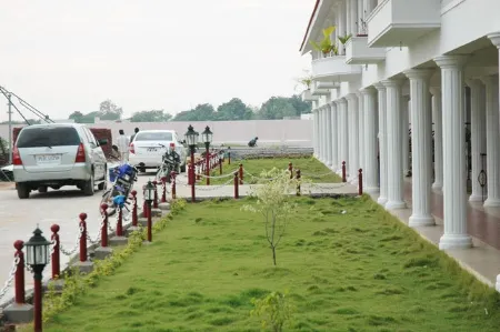 Hotel Sri Akshardham,Vaitheeswaran Koil Отели в г. Мейиладутерай