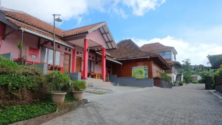 Lembur Incu Syariah Villa & Resto