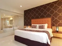 Lombok Plaza Hotel and Convention Hotels in Bertais