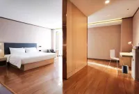 漢庭酒店（天津梅江會展中心蘆北路地鐵站店） 鄰近光合勇士營拓展中心-59式中型坦克的酒店