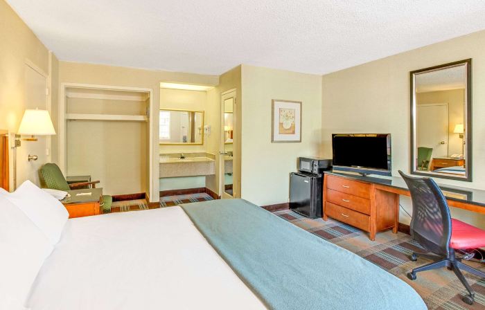 Travelodge by Wyndham Silver Spring