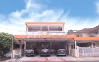 Rangkayo Basa GuestHouse Syariah Отели в г. 