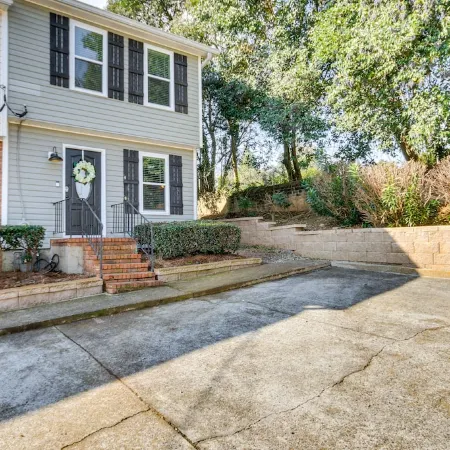 Comfy Augusta Condo w/ Deck ~ 4 Mi to Olde Town