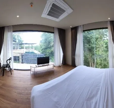 201 Ensuit bedroom in vacation home with pool
