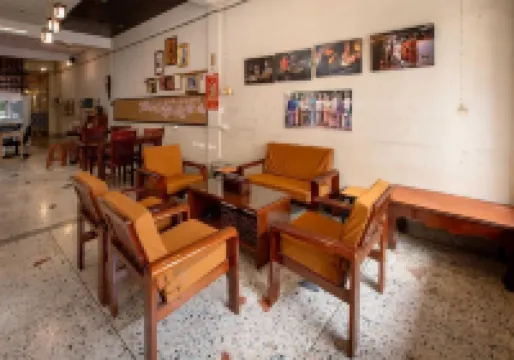 OYO 75469 Baan Kong Hostel