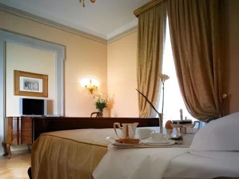 福娜羅麗別墅皇宮酒店