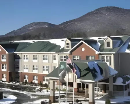 カントリー イン & スイーツ バイ ラディソン ブーン ノースカロライナ ブーンのホテル