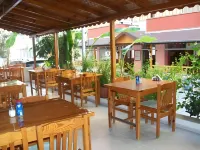 Rain Hotel - breakfast