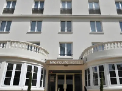Hôtel Mercure Paris Saint-Cloud Hippodrome Hotels near Saint-Cloud National Estate
