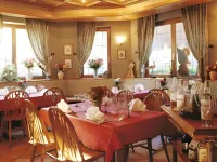 L'Hôtel des Bords de l'Ill Hotels in Benfeld