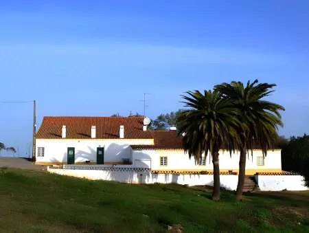 Monte da Corte Ligeira Отели в г. Алберноа