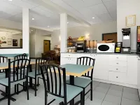 Super 8 by Wyndham Kindersley - petit déjeuner
