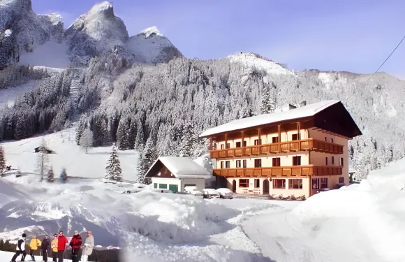 戈紹湖加斯霍夫酒店