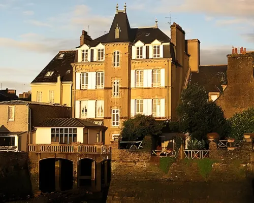 Le Clos du Pontic Logis et Cit'Hotel Hotels in Landerneau