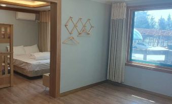 Jecheon Pentel House