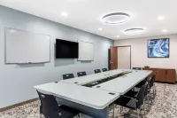 Everhome Suites Lexington - Horse Park