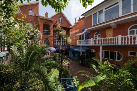 Oazis Nadezhdy Hotel Отели рядом с достопримечательностью «Имеретинский пляж»