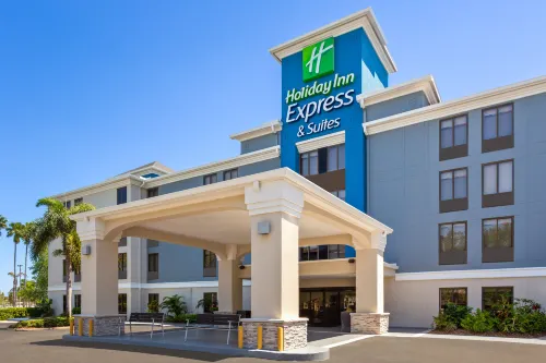 Holiday Inn Express & Suites TAMPA AIRPORT by IHG - Airport Shuttle